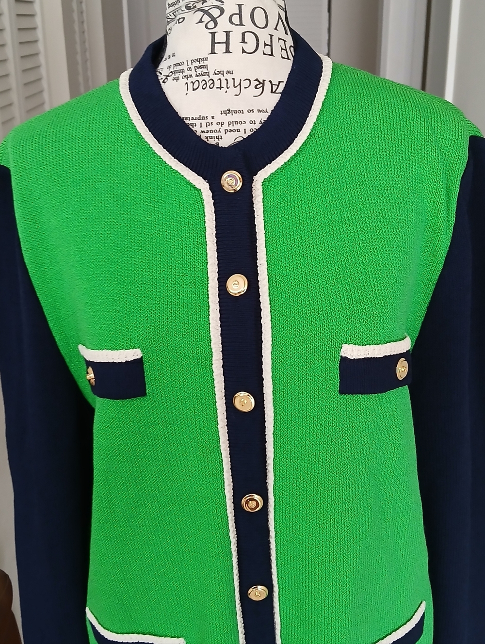 Vintage‎ ST JOHN COLLECTION Marie Gray Santana Knit Cardigan Sweater - Picture 3 of 10